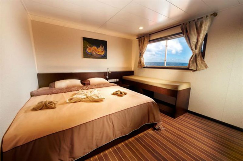 double upper deck cabin
