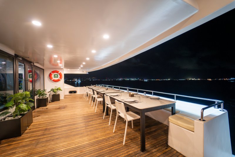 Common Area_main deck_exterior
