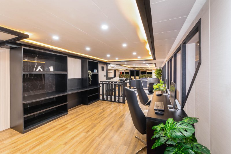 Common Area_main deck_lounge