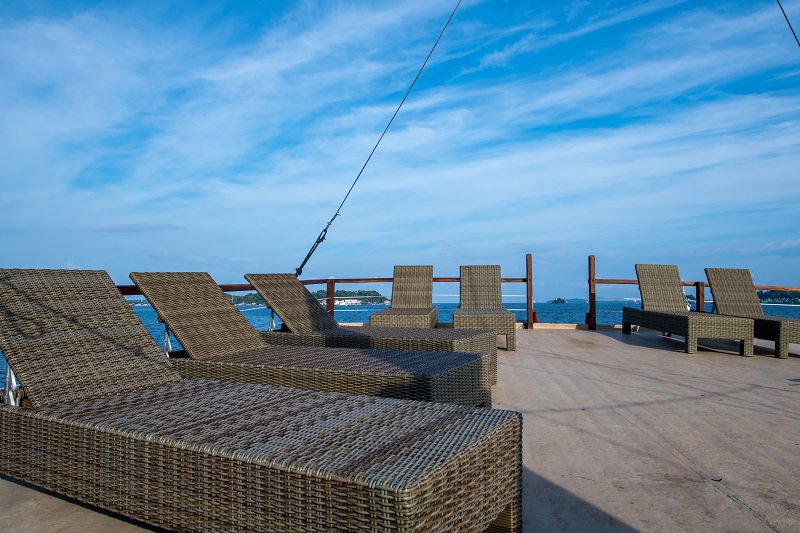 sunbathing chairs