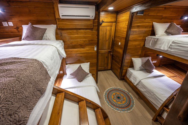 room lower deck