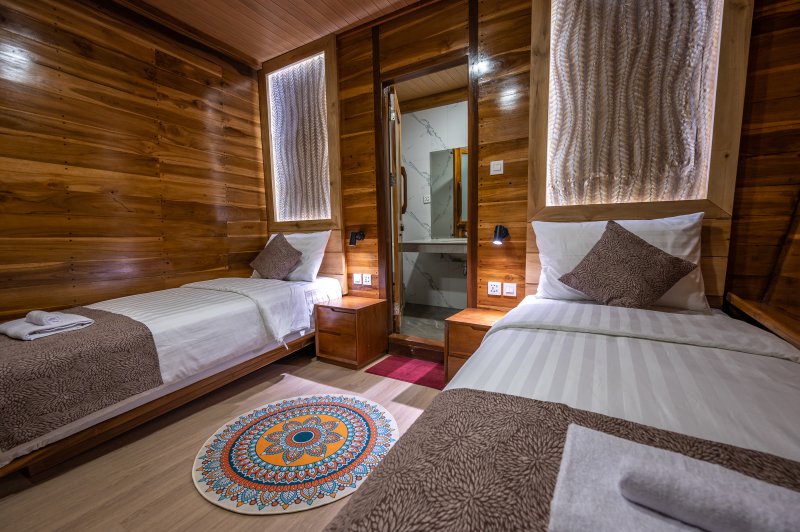 room lower deck