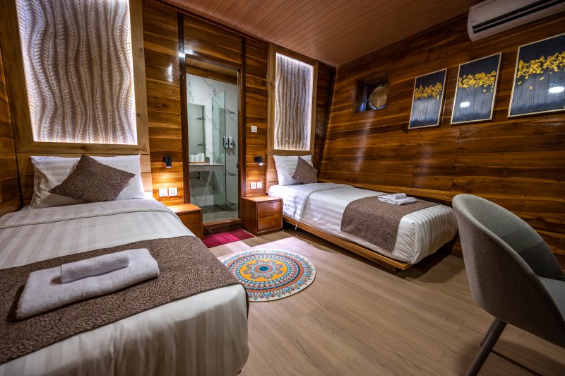 room lower deck