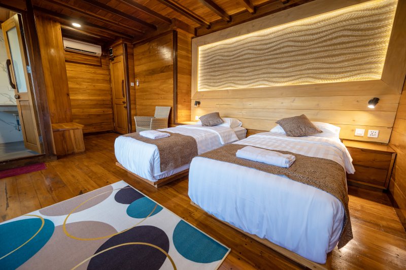 room upper deck