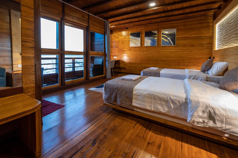 room upper deck
