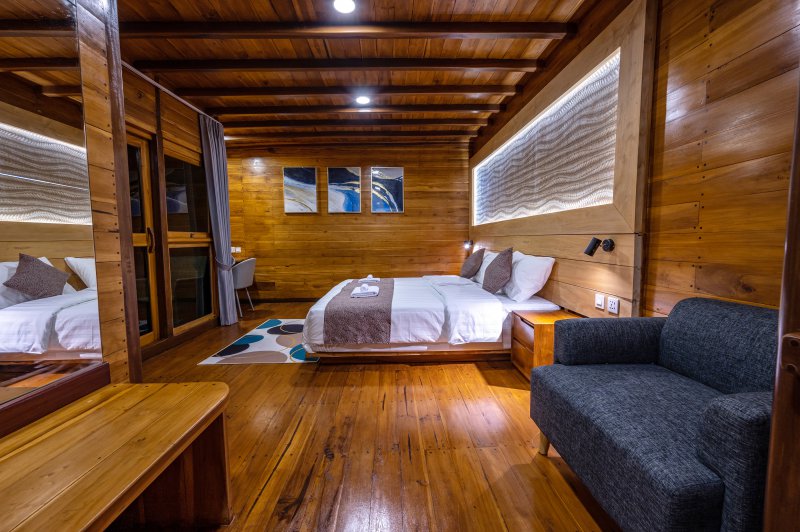 room upper deck