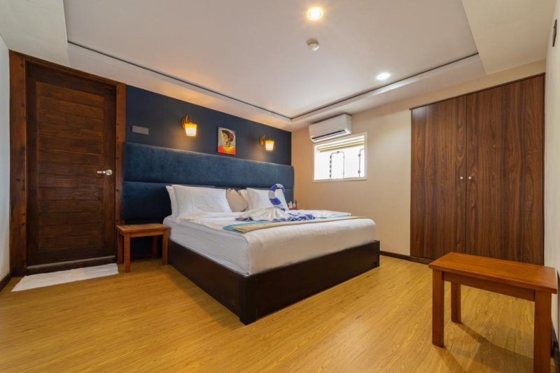 Master Cabin (main deck)