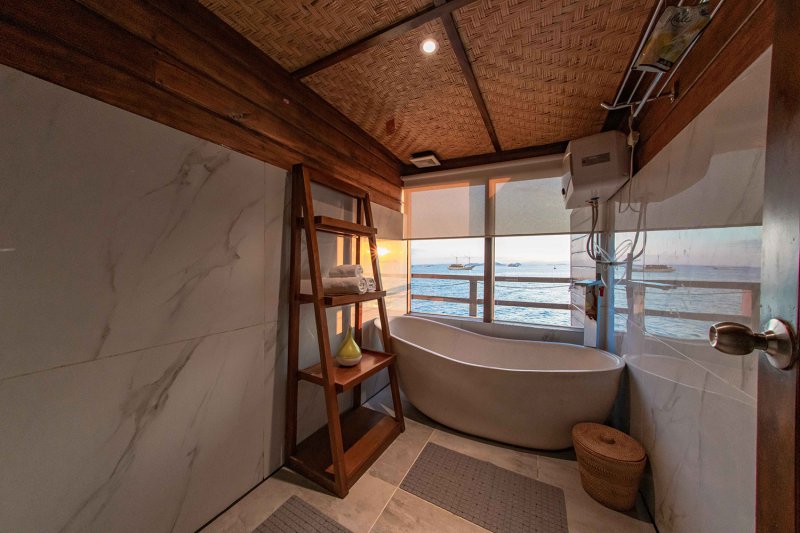 Master bedroom (bathroom)
