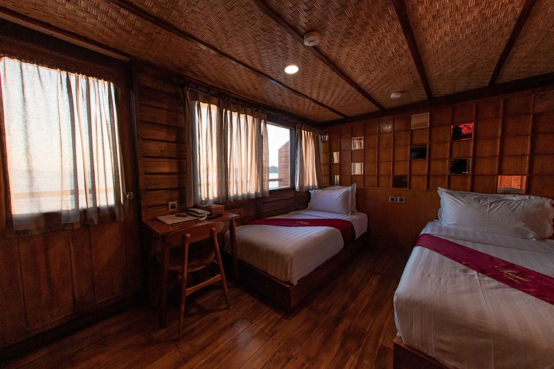 Twin bed - Middle deck